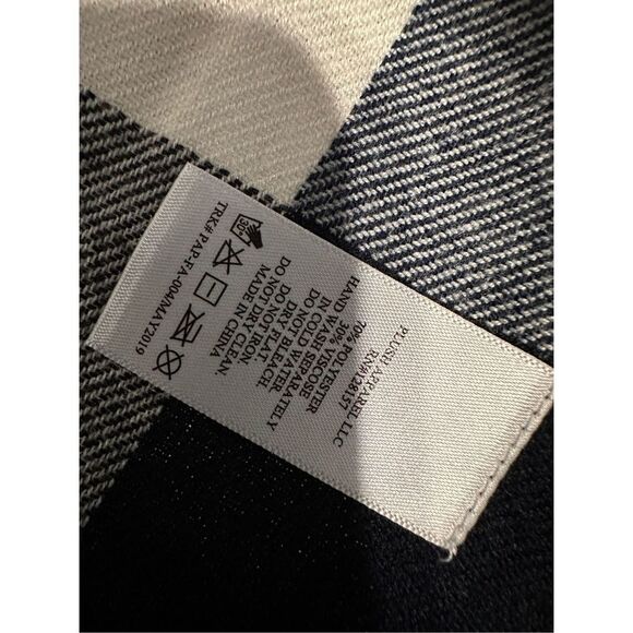 Plush Women's Navy & White Check Rectangle Soft & Cozy Raw Hem Scarf 72”X26” GOO - Picture 3 of 4